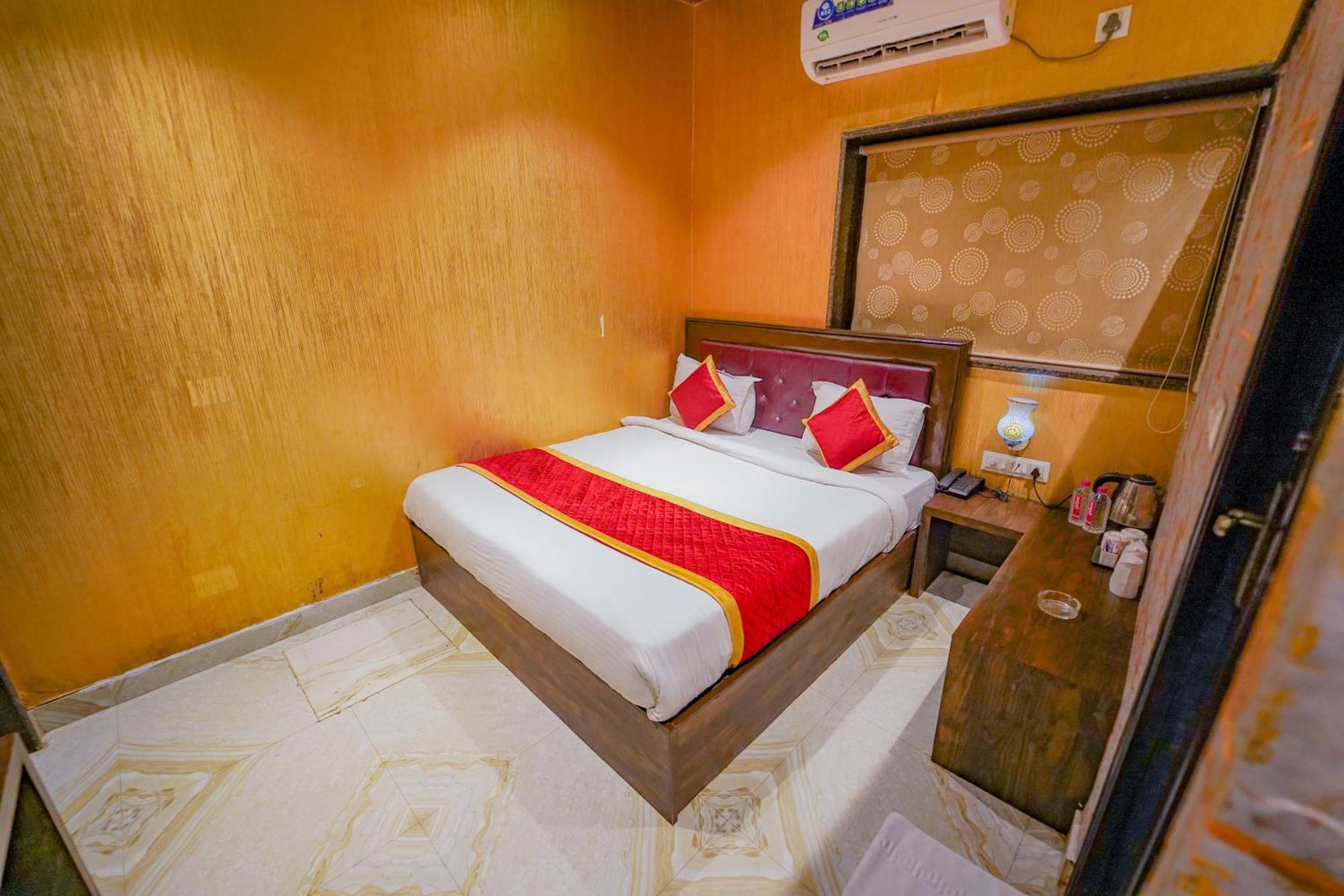 Shiv Rudraksh Resort, Near Assi Ghat